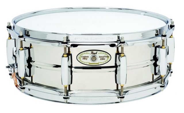 blank Both steel snares excel themselves in terms of strident delivery.